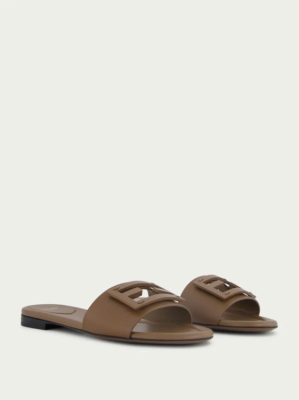 Baguette Brown Leather Slides