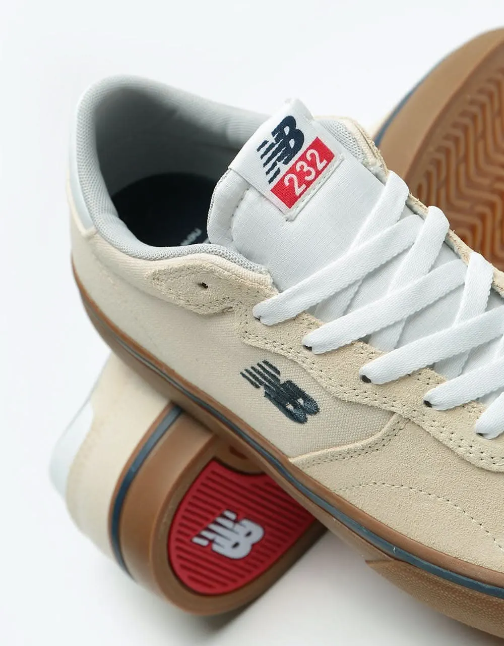 New Balance AM232 Skate Shoes - White/Gum