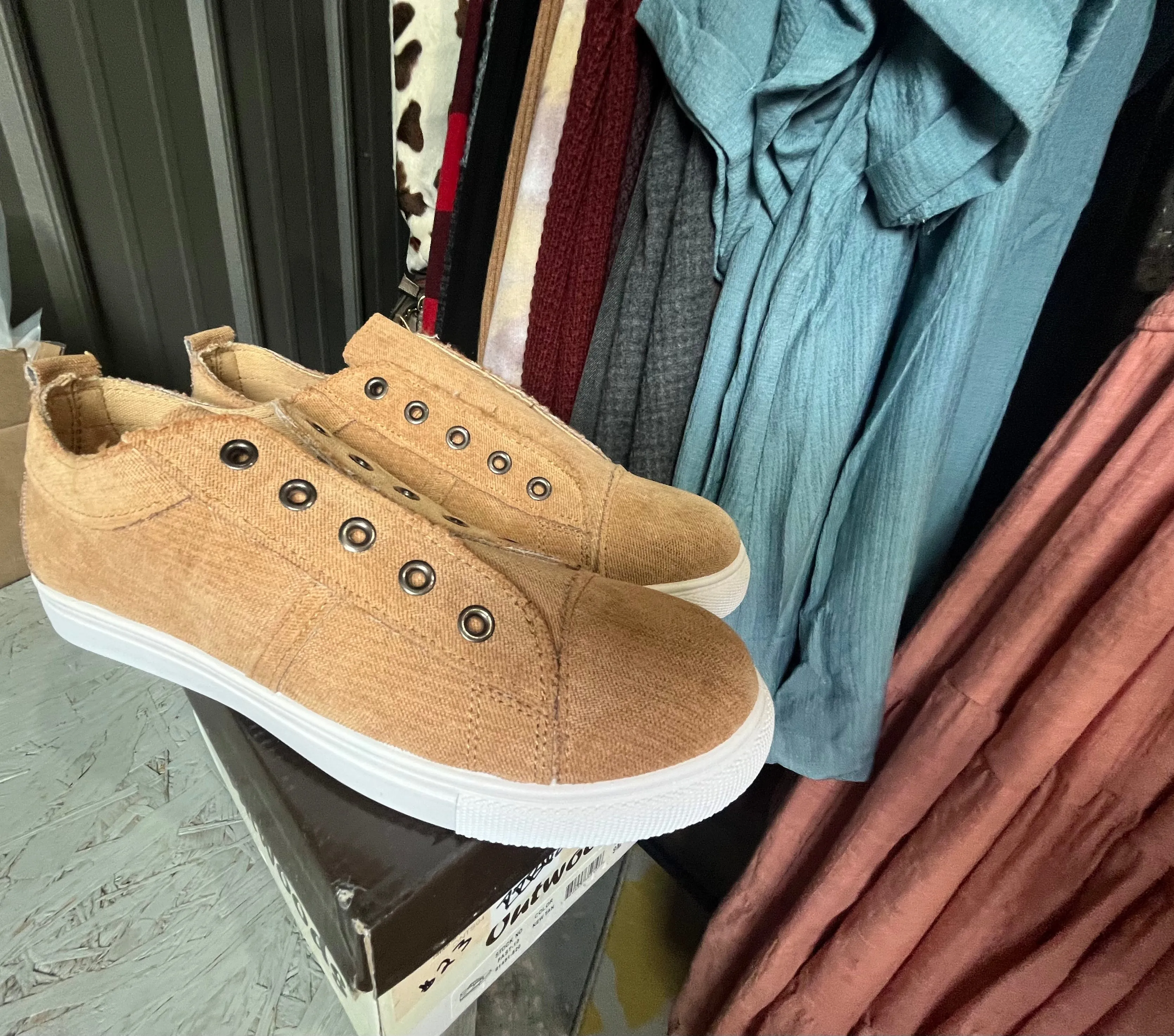 Outwoods brand tan laceless sneaker